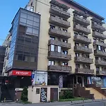 Beta Studio Langa Iulius Mall