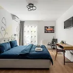 Beta Studio Langa Iulius Mall